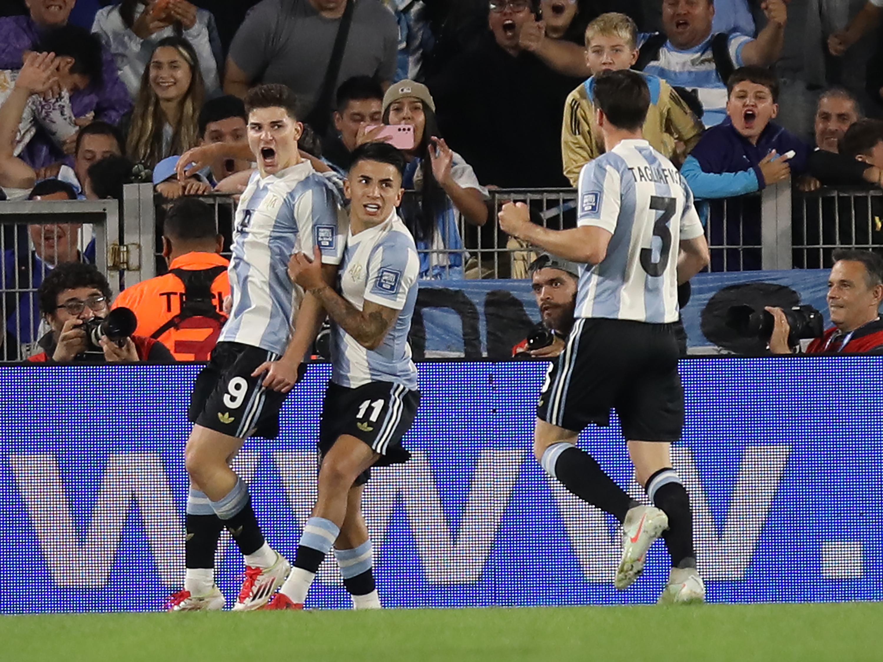 包含阿根廷女足比赛突发新闻,瞩目全球的词条 包含阿根廷女足比赛突发新闻,瞩目全球的词条