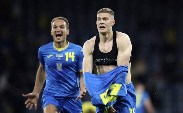 俄罗斯队表现出色,成功晋级欧洲杯八强 俄罗斯队表现出色,成功晋级欧洲杯八强