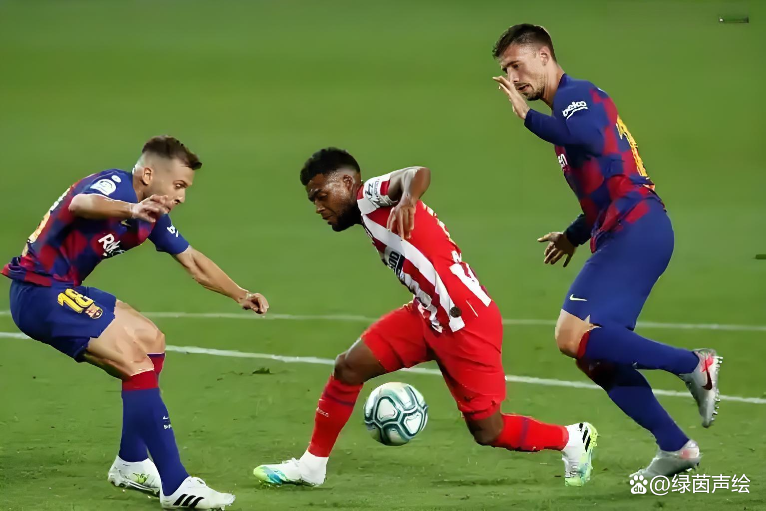 球员之间的对抗激烈异常,竞争激烈 球员之间的对抗激烈异常,竞争激烈