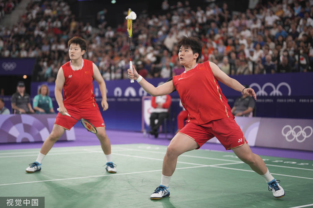 羽毛球女双决赛:中国选手夺得冠军 羽毛球女双决赛:中国选手夺得冠军