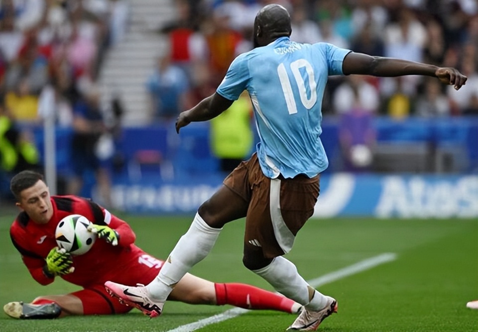 法国队碾压马来西亚队,黄鸭组合关键制胜的简单介绍 法国队碾压马来西亚队,黄鸭组合关键制胜的简单介绍