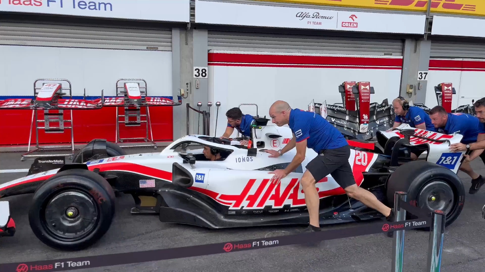 哈斯车队鏖战红牛二队,诺里斯带队取胜 哈斯车队鏖战红牛二队,诺里斯带队取胜