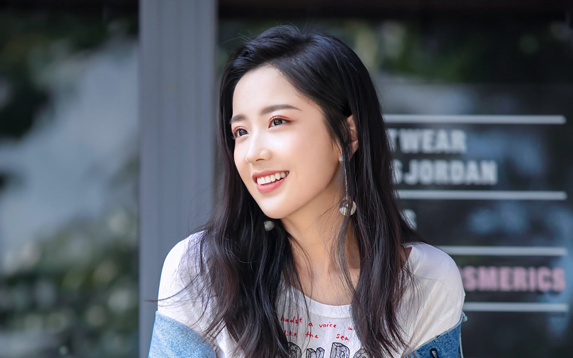 雷火电竞官网-当破局之夜遇见历史回响，米切尔在篮球史的长河中刻下独一标记