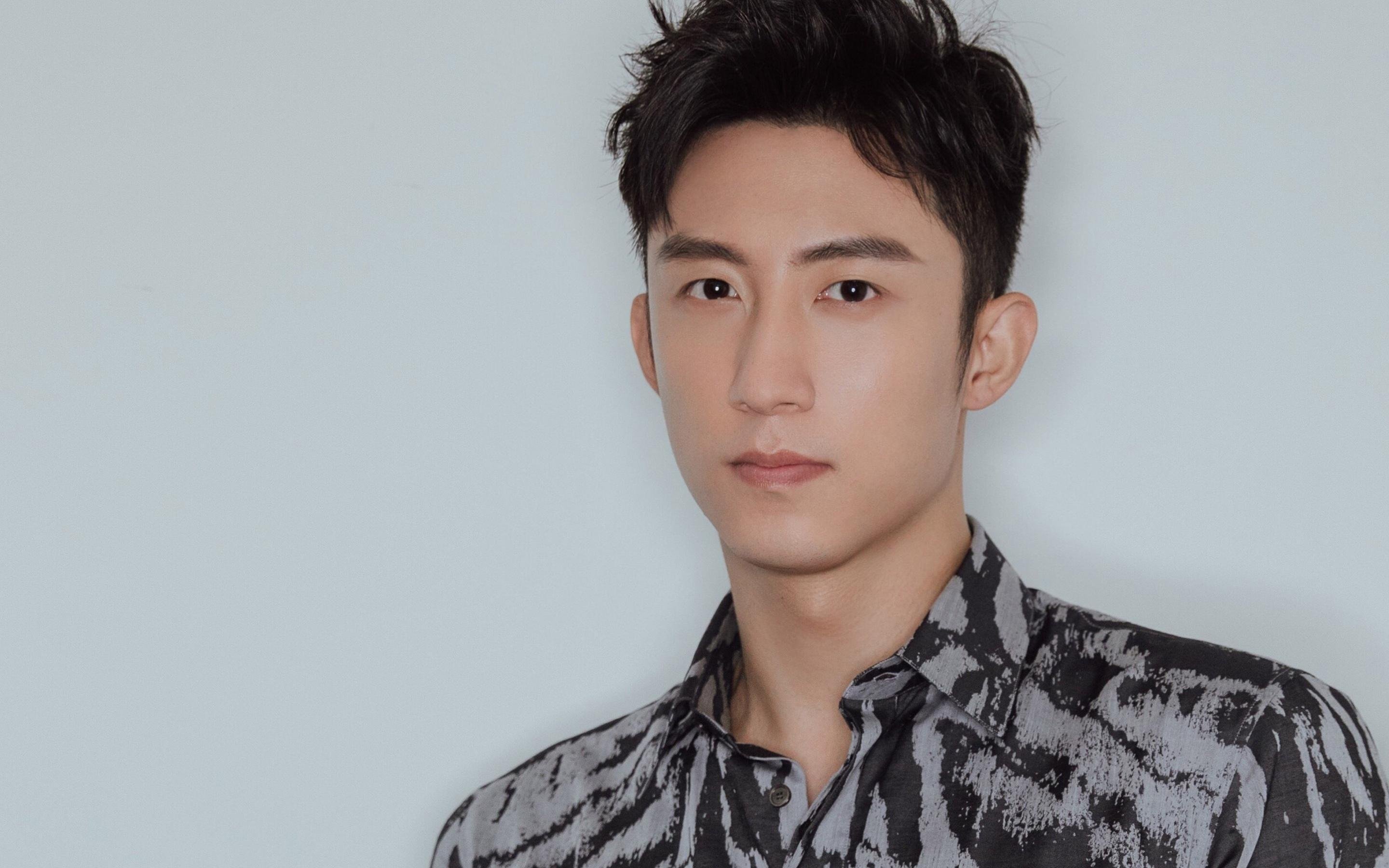 赛道与球场，F1年度争冠战与上海队强势晋级篮网的激情碰撞