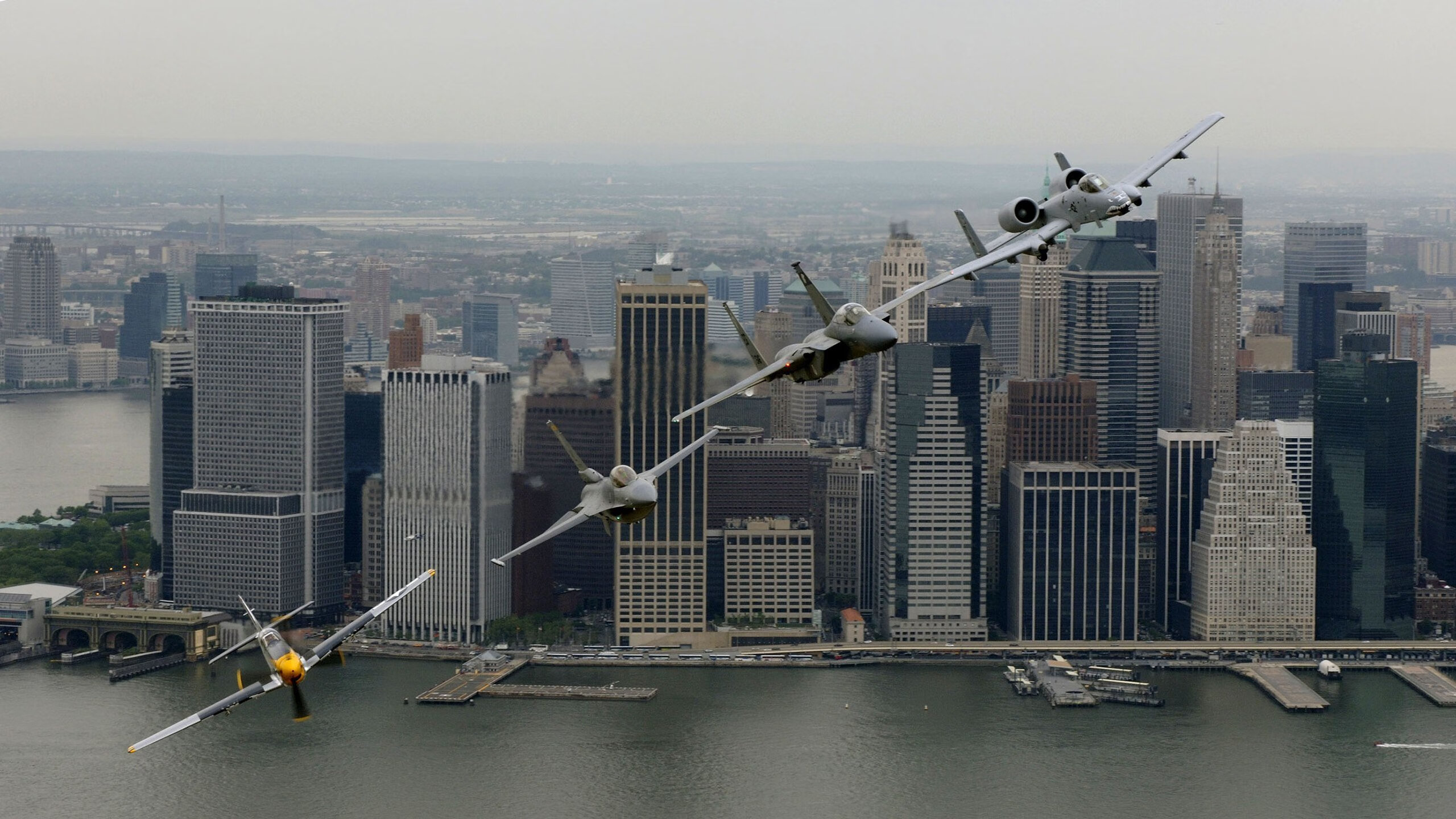 雷火电竞-慈善赛现温情对决，莱比锡红牛攻势如潮压制南非，巴尔韦德闪耀成关键先生